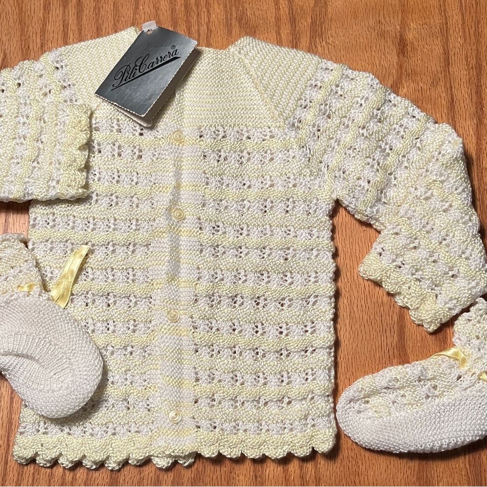 Infant Sweater & Bootie Set. New with Tags. Size Estimate 0-3 Month.